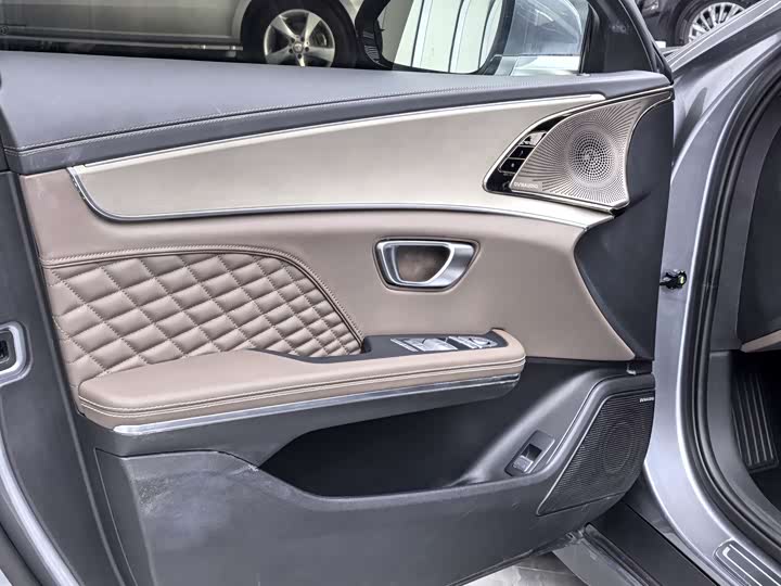 Фото 10 - BYD Han