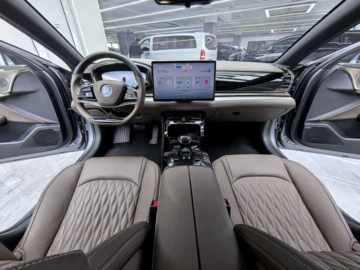 Фото 12 - BYD Han