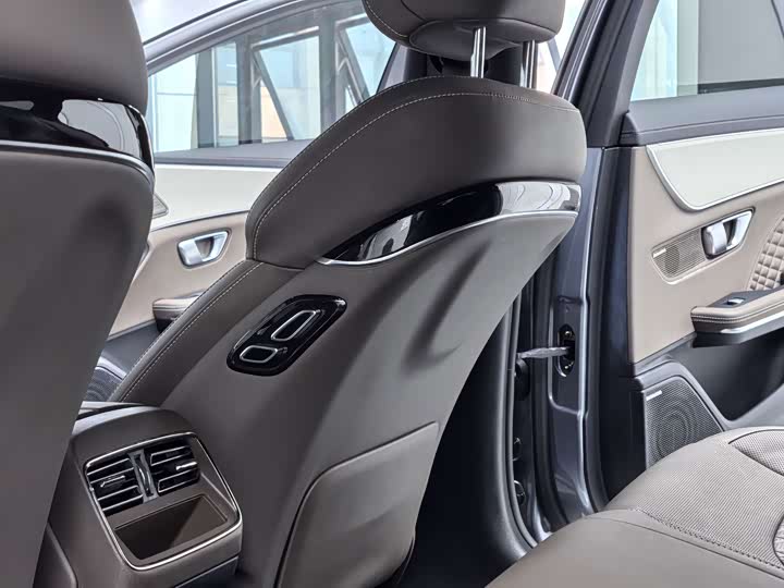 Фото 13 - BYD Han