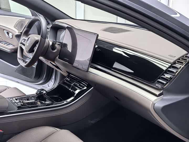 Фото 6 - BYD Han