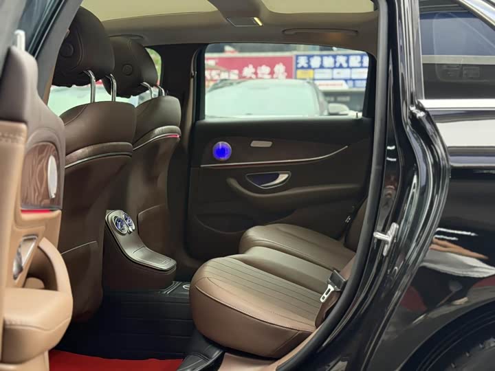 Фото 11 - Mercedes-Benz E-Class