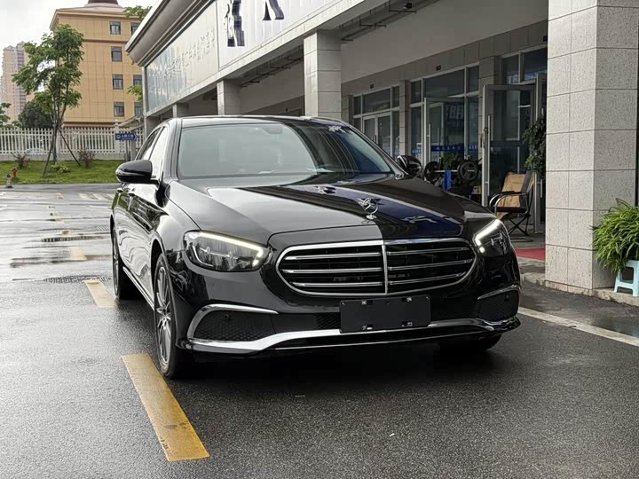 Фото 5 - Mercedes-Benz E-Class