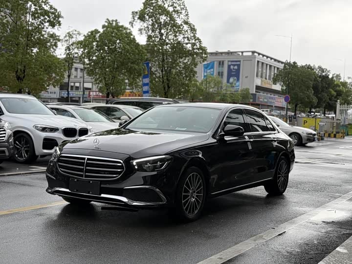 Фото 6 - Mercedes-Benz E-Class