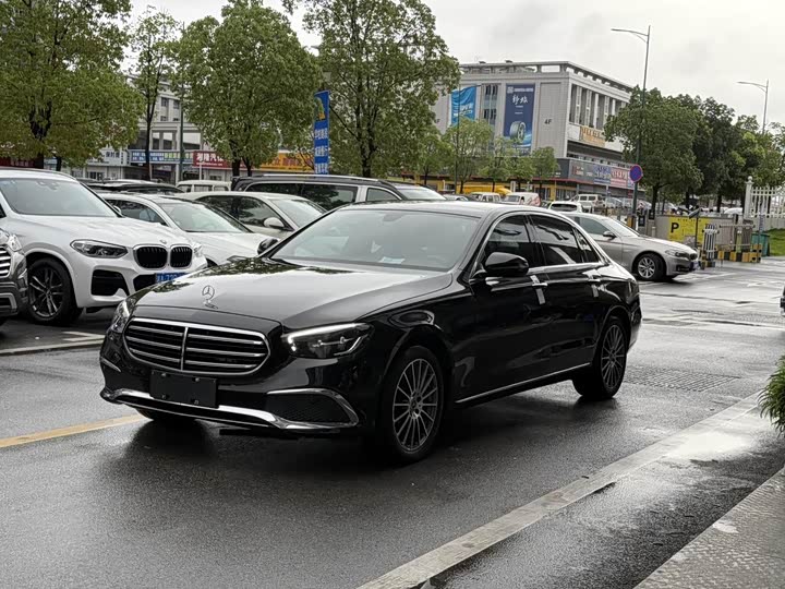 Фото 8 - Mercedes-Benz E-Class