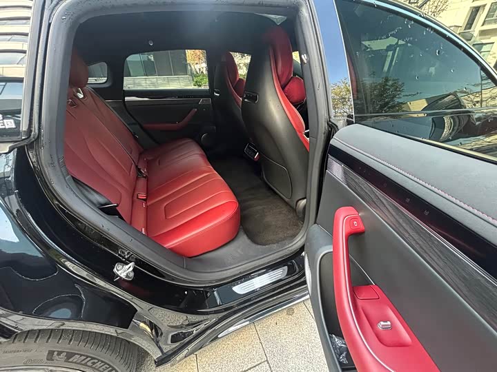 Фото 15 - Luxeed S7