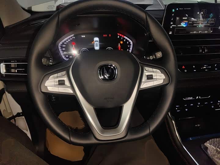 Фото 11 - Changan CS75