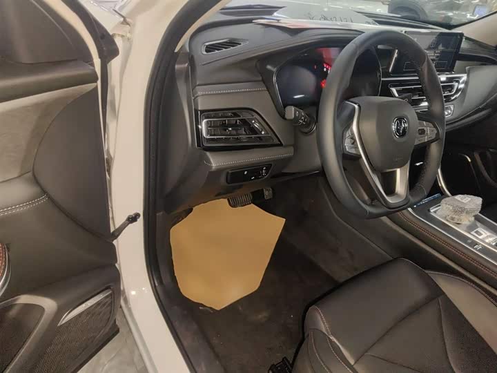 Фото 16 - Changan CS75