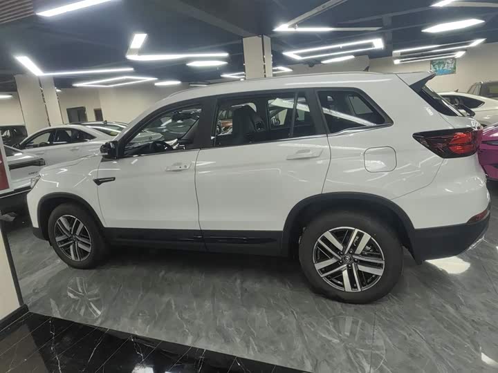 Фото 5 - Changan CS75