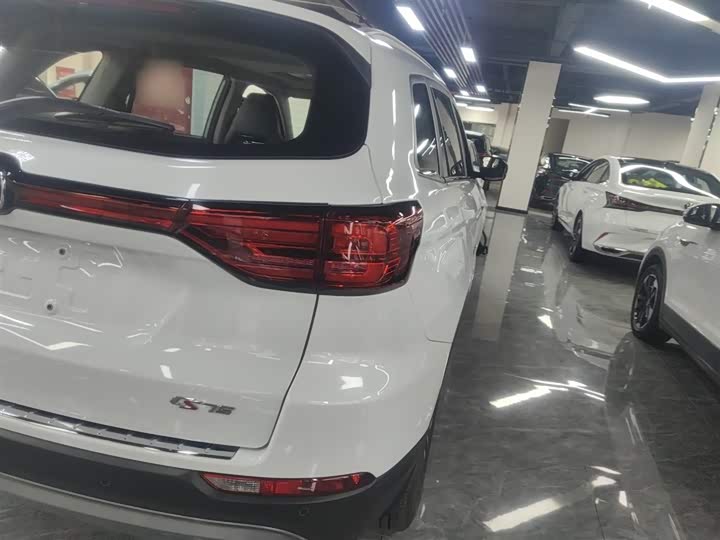 Фото 8 - Changan CS75