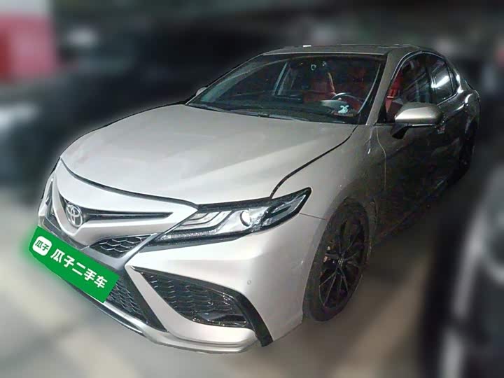 Фото 1 - Toyota Camry