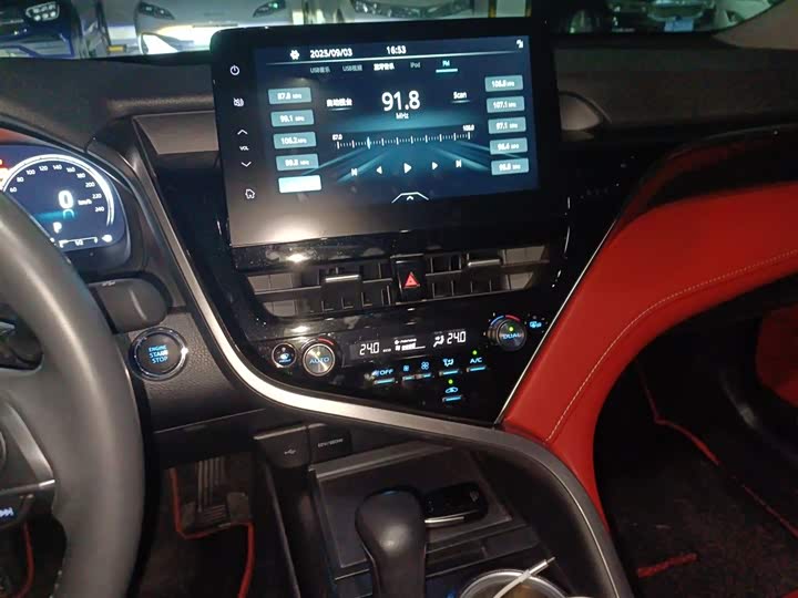 Фото 6 - Toyota Camry