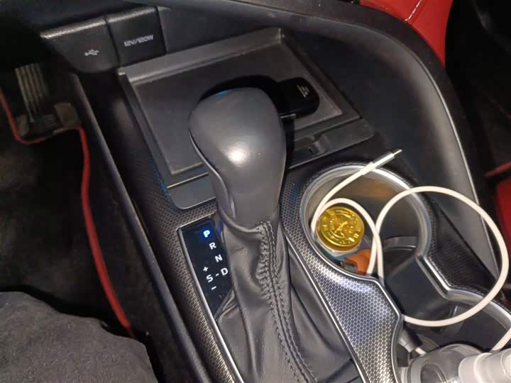 Фото 7 - Toyota Camry