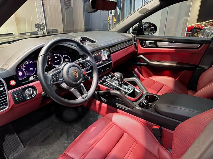 Фото 10 - Porsche Cayenne