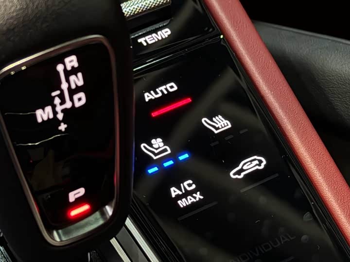 Фото 16 - Porsche Cayenne