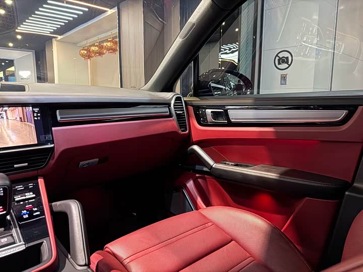 Фото 22 - Porsche Cayenne