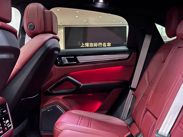 Фото 29 - Porsche Cayenne