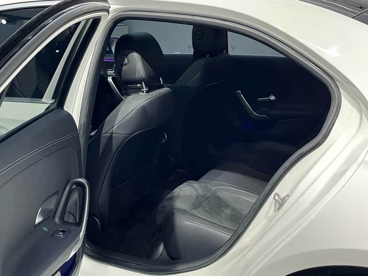 Фото 12 - Mercedes-Benz A-Class