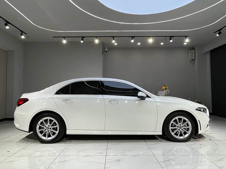 Фото 6 - Mercedes-Benz A-Class