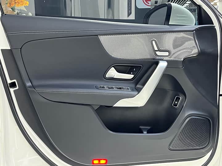 Фото 8 - Mercedes-Benz A-Class