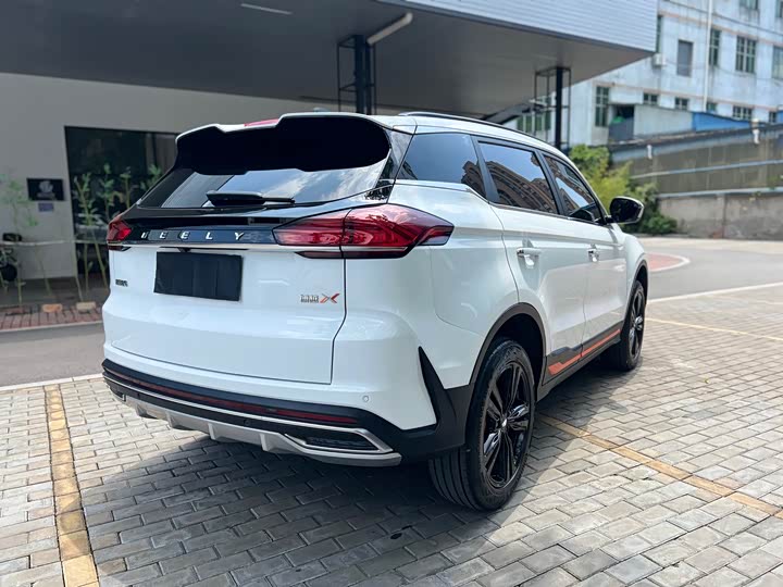 Фото 7 - Geely Atlas