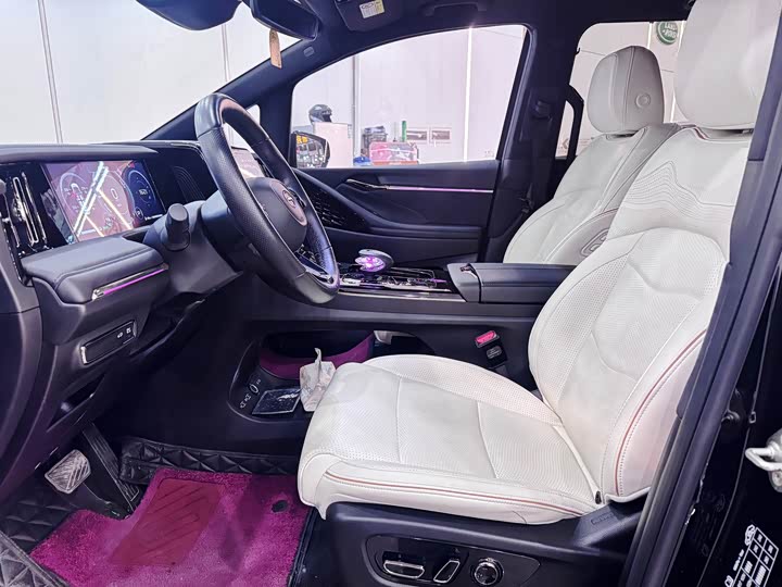 Фото 7 - GAC Trumpchi M8