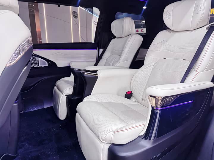 Фото 9 - GAC Trumpchi M8