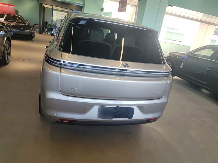 Фото 6 - LiXiang L8