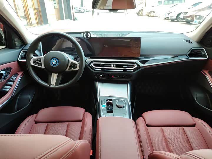 Фото 8 - BMW i3