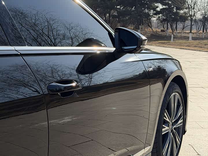 Фото 12 - Audi A6L