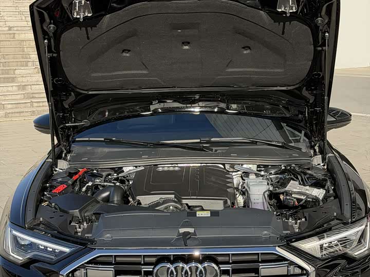 Фото 14 - Audi A6L