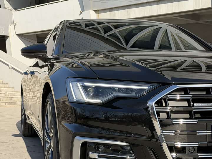 Фото 16 - Audi A6L