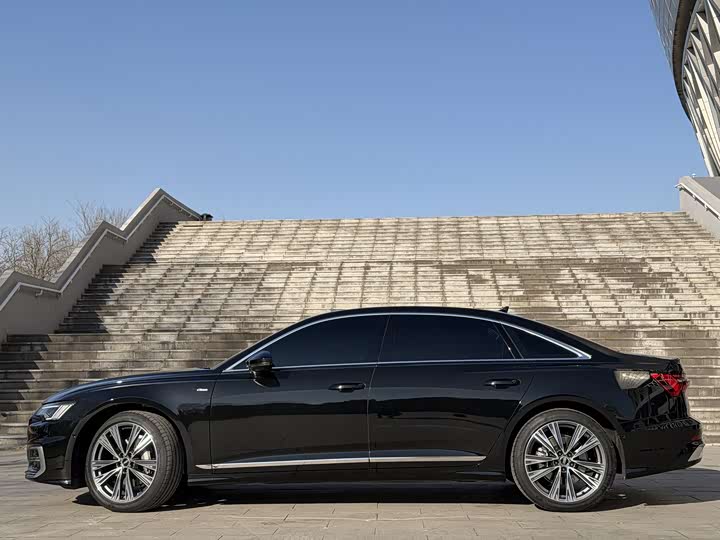 Фото 2 - Audi A6L