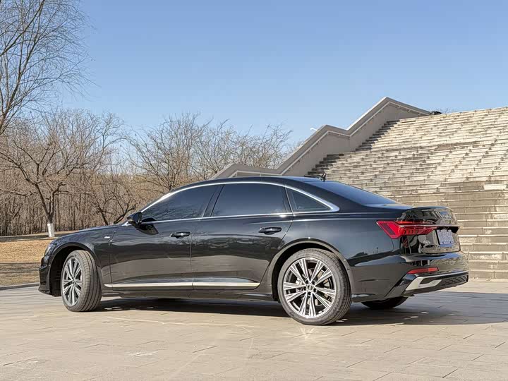 Фото 3 - Audi A6L