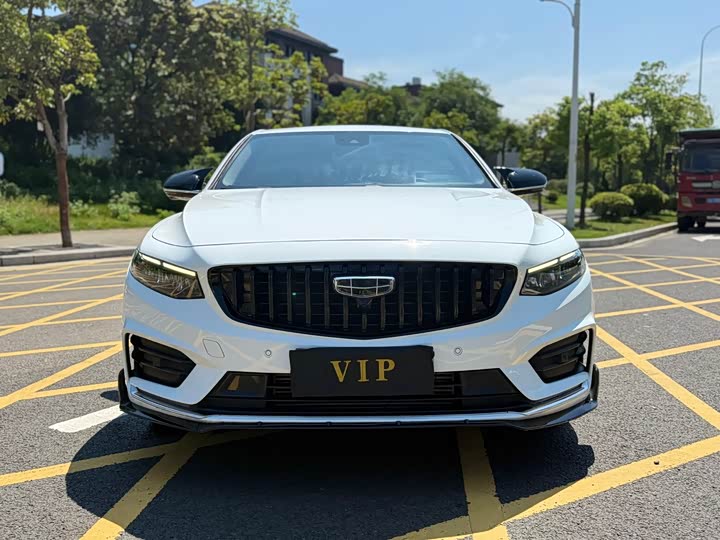 Фото 2 - Geely Preface