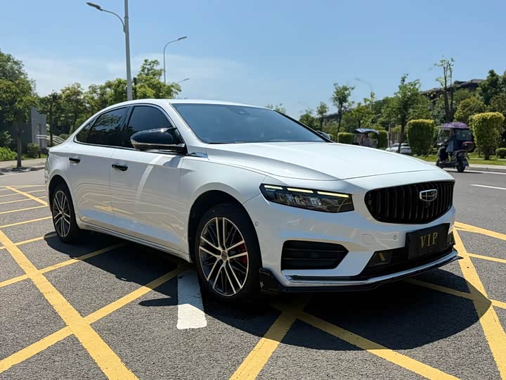 Фото 3 - Geely Preface