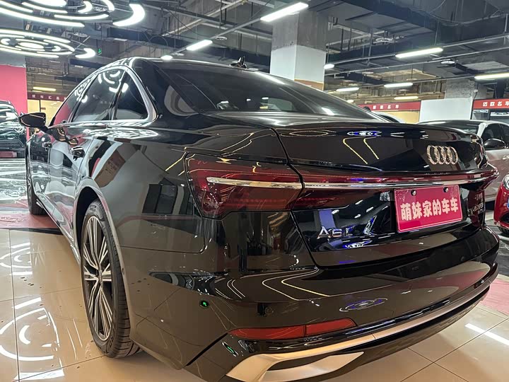 Фото 16 - Audi A6L