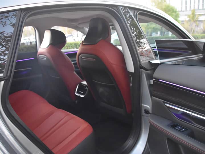 Фото 12 - XPeng P7