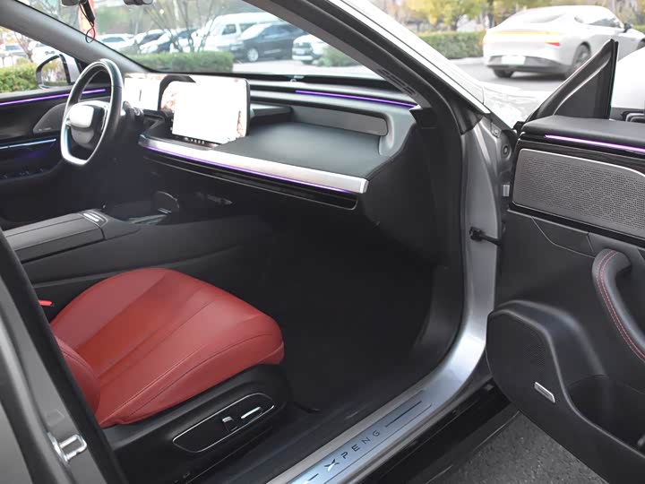 Фото 14 - XPeng P7