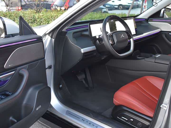 Фото 8 - XPeng P7