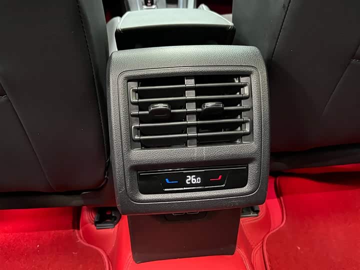 Фото 15 - Volkswagen Golf