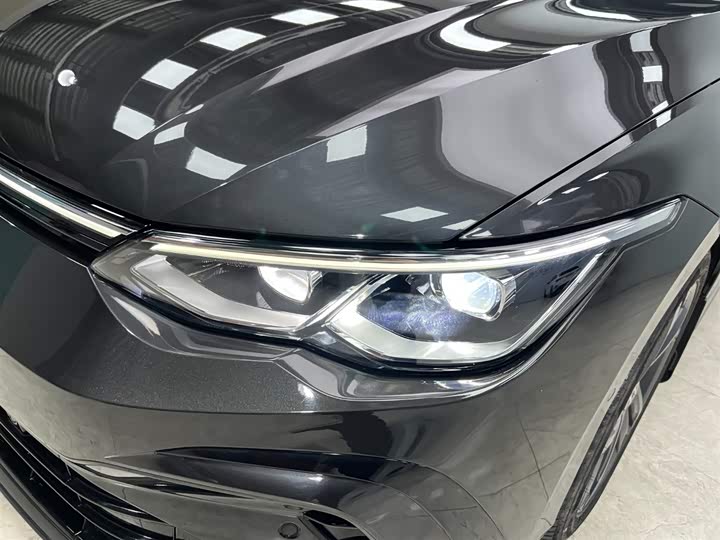 Фото 17 - Volkswagen Golf