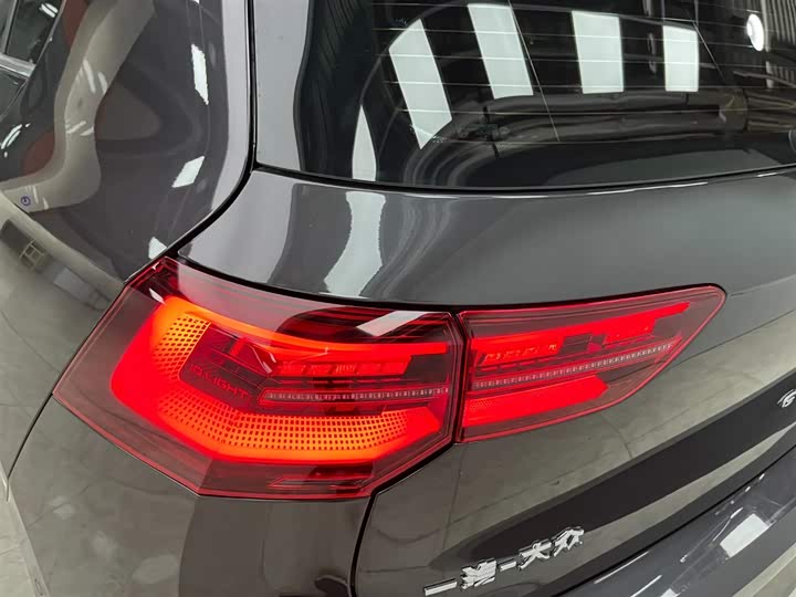 Фото 18 - Volkswagen Golf