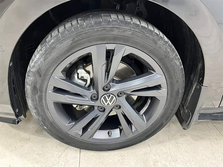 Фото 19 - Volkswagen Golf