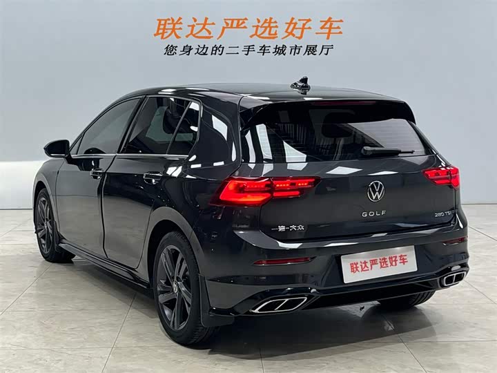 Фото 23 - Volkswagen Golf