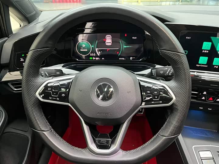 Фото 3 - Volkswagen Golf