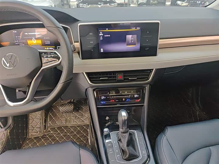 Фото 13 - Volkswagen Tharu