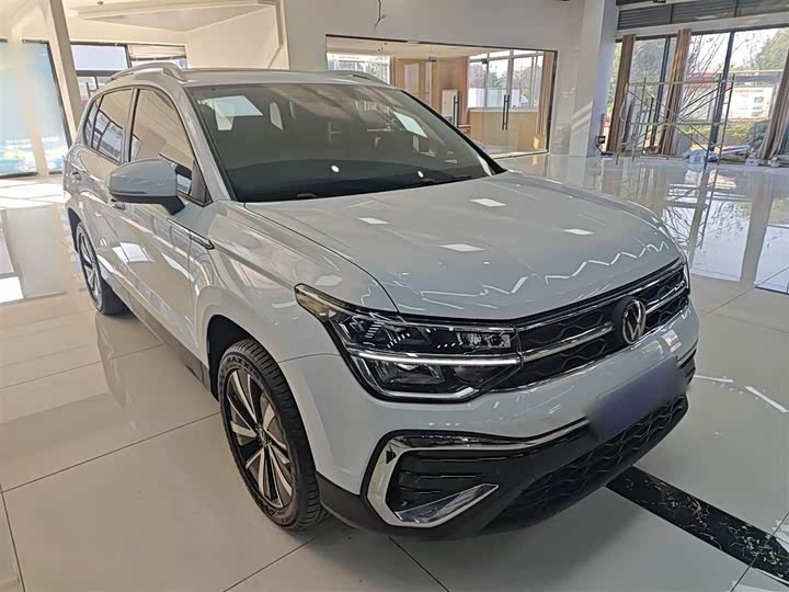 Фото 4 - Volkswagen Tharu