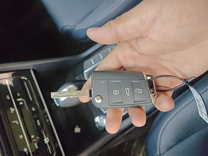 Фото 9 - Volkswagen Tharu