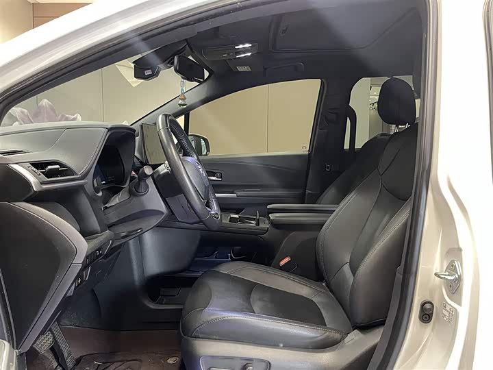 Фото 16 - Toyota Sienna