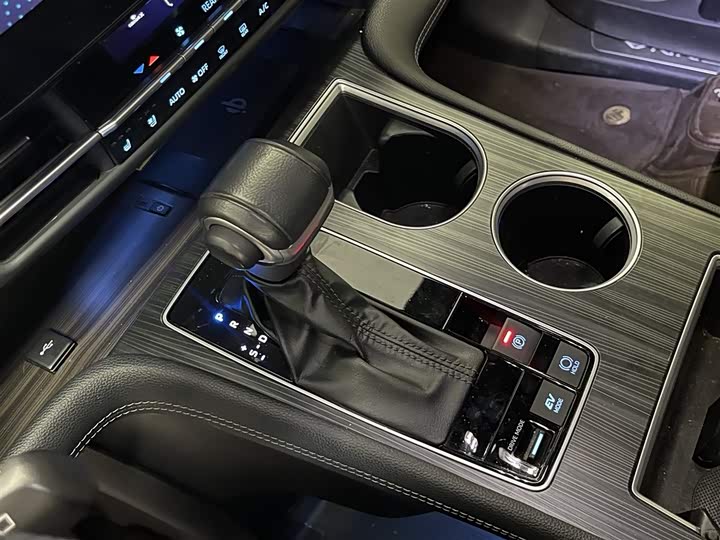 Фото 19 - Toyota Sienna